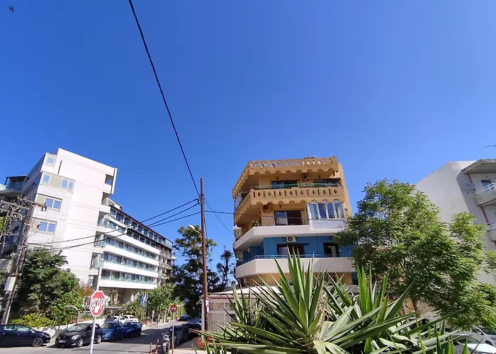 Stratos Seaside Corner