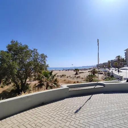 Stratos Seaside Corner