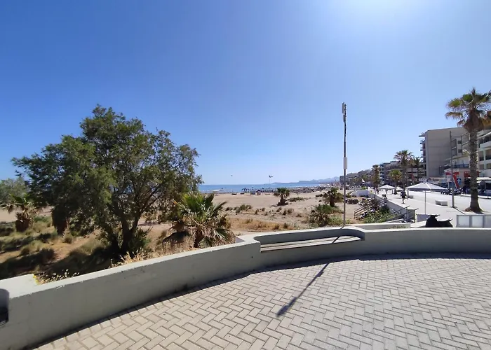 Stratos Seaside Corner