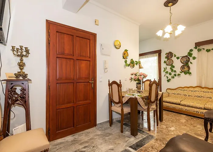 Stratos Seaside Corner